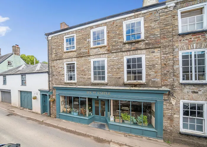 Six On Castle Bed & Breakfast Tiverton 