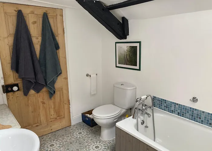 Six On Castle Bed & Breakfast Tiverton 