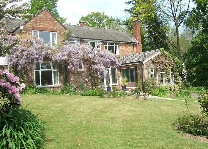 Howden House Bed And Breakfast Tiverton 